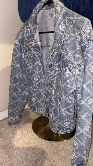 Chanel jacket - Picture 1 of 1